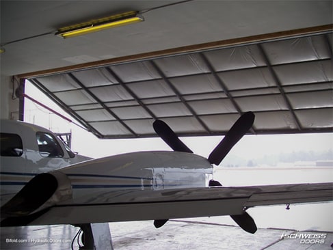 Schweiss Hydraulic Aviation Doors