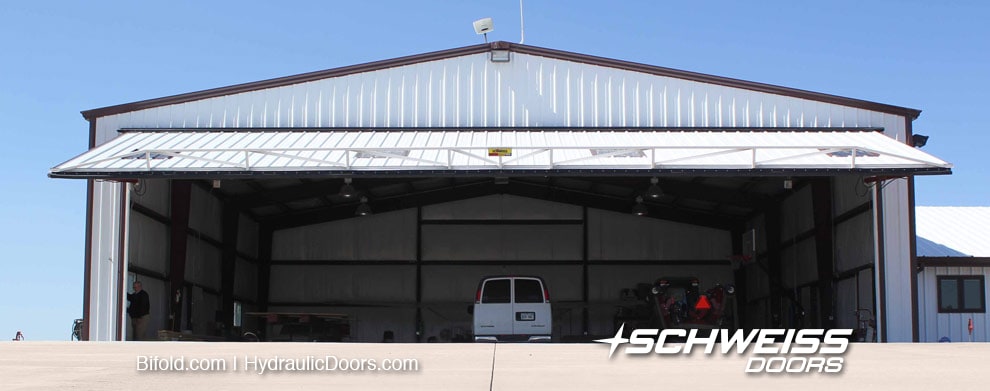 Hangar Door built with room for 1979 Cessna 182 Skylane