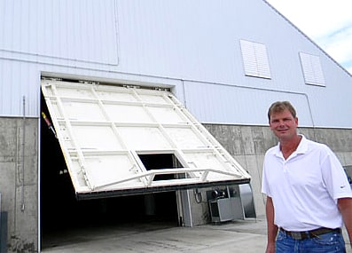 Feed Building Hydraulic Doors