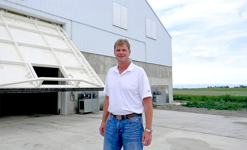 Feed Storage Hydraulic Doors